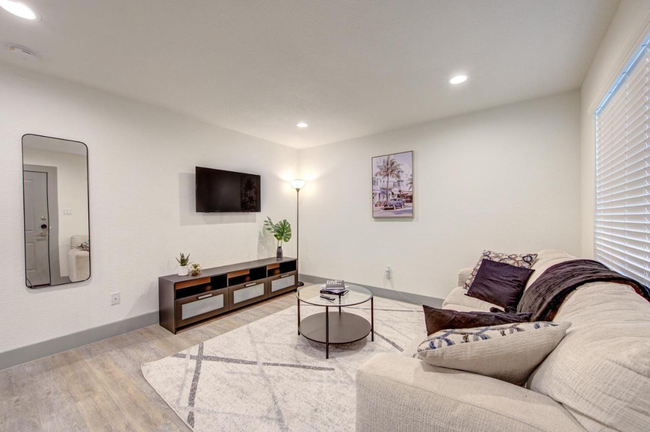 Trendy Midtown Apt, Walk To Shops & Sites, Pets Ok Хьюстон Экстерьер фото