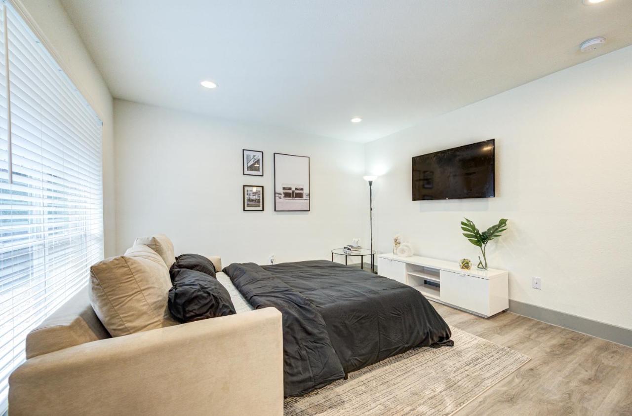 Trendy Midtown Apt, Walk To Shops & Sites, Pets Ok Хьюстон Экстерьер фото