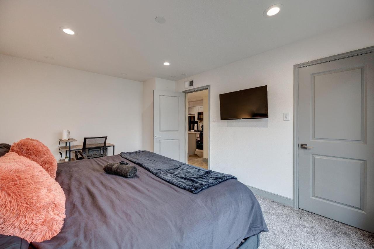 Trendy Midtown Apt, Walk To Shops & Sites, Pets Ok Хьюстон Экстерьер фото