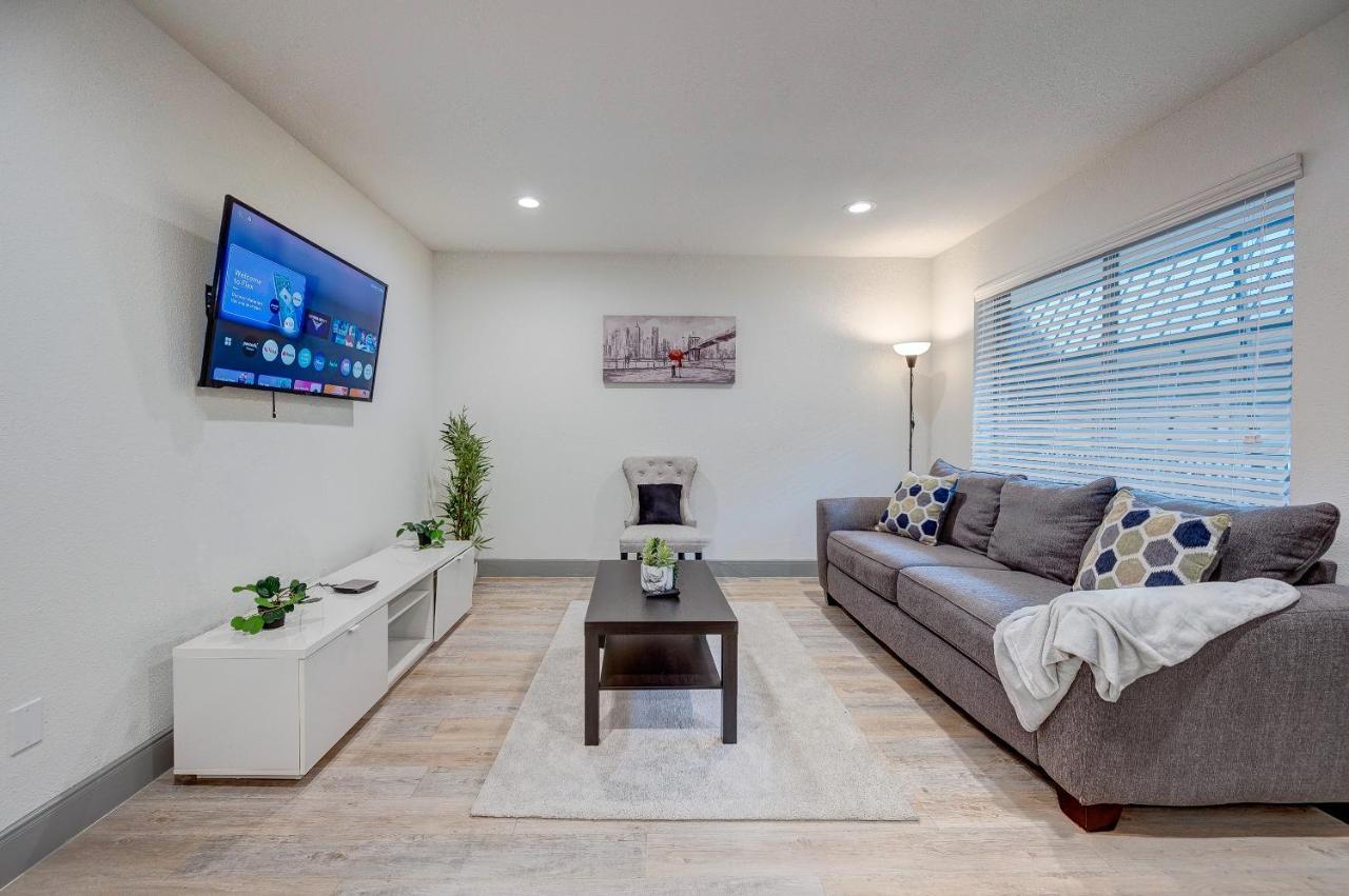 Trendy Midtown Apt, Walk To Shops & Sites, Pets Ok Хьюстон Экстерьер фото