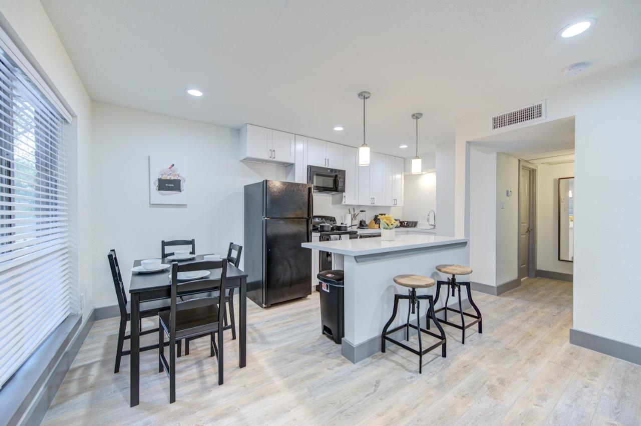 Trendy Midtown Apt, Walk To Shops & Sites, Pets Ok Хьюстон Экстерьер фото
